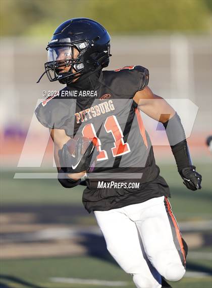 Thumbnail 2 in JV: Archbishop Riordan @ Pittsburg photogallery.