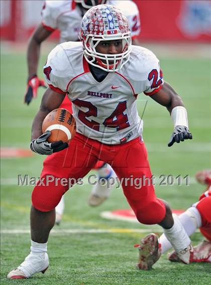 Thumbnail 2 in East Islip vs. Bellport (Section 11 Division 2 Final) photogallery.