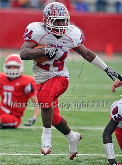 Thumbnail 1 in East Islip vs. Bellport (Section 11 Division 2 Final) photogallery.