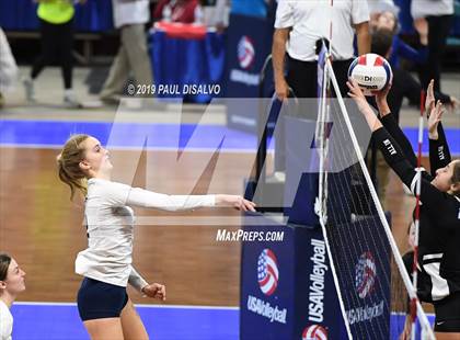 Thumbnail 2 in Valor Christian vs. Highlands Ranch (CHSAA 5A Round 2) photogallery.