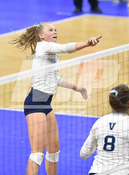 Thumbnail 3 in Valor Christian vs. Highlands Ranch (CHSAA 5A Round 2) photogallery.
