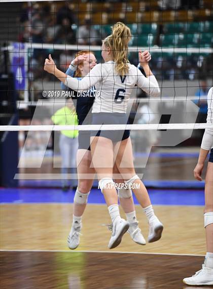 Thumbnail 3 in Valor Christian vs. Highlands Ranch (CHSAA 5A Round 2) photogallery.