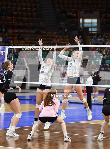 Thumbnail 2 in Valor Christian vs. Highlands Ranch (CHSAA 5A Round 2) photogallery.