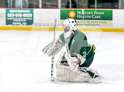 Thumbnail 3 in Dover vs Oyster River (NHIAA Divison 2 Semifinal) photogallery.