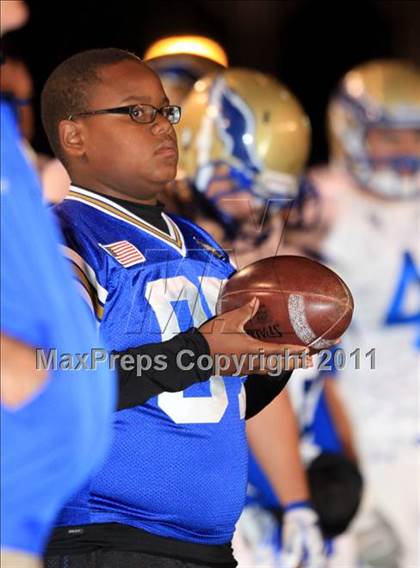 Thumbnail 2 in Santa Margarita vs. Servite  photogallery.