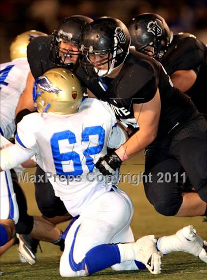 Thumbnail 3 in Santa Margarita vs. Servite  photogallery.