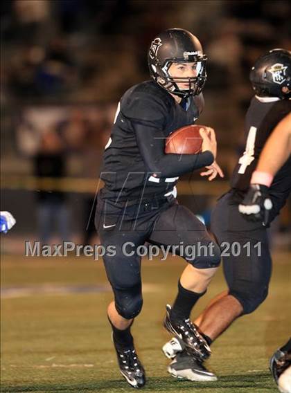Thumbnail 2 in Santa Margarita vs. Servite  photogallery.