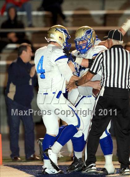 Thumbnail 2 in Santa Margarita vs. Servite  photogallery.