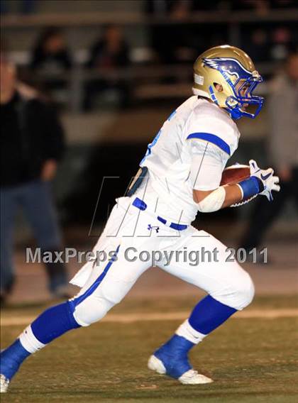 Thumbnail 2 in Santa Margarita vs. Servite  photogallery.
