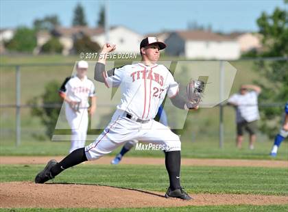 Thumbnail 2 in Del Campo @ Antelope photogallery.