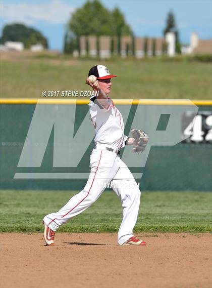 Thumbnail 3 in Del Campo @ Antelope photogallery.