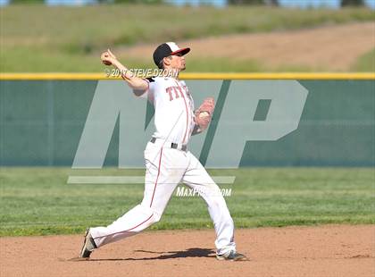 Thumbnail 3 in Del Campo @ Antelope photogallery.