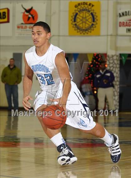 Thumbnail 1 in Newark Memorial vs. Burbank (Gridley Invitational) photogallery.