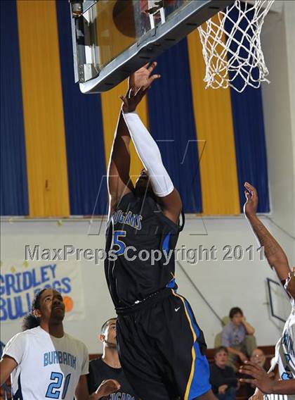 Thumbnail 3 in Newark Memorial vs. Burbank (Gridley Invitational) photogallery.