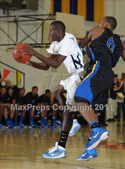Thumbnail 2 in Newark Memorial vs. Burbank (Gridley Invitational) photogallery.