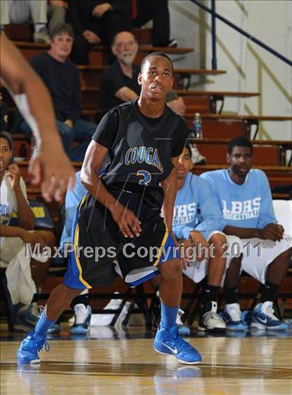Thumbnail 2 in Newark Memorial vs. Burbank (Gridley Invitational) photogallery.
