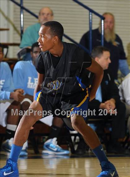 Thumbnail 1 in Newark Memorial vs. Burbank (Gridley Invitational) photogallery.
