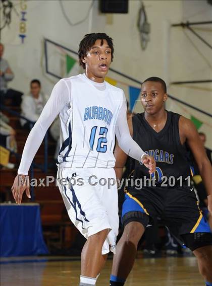 Thumbnail 1 in Newark Memorial vs. Burbank (Gridley Invitational) photogallery.