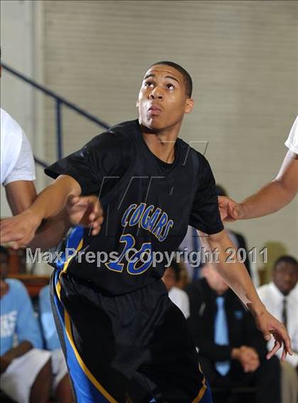 Thumbnail 2 in Newark Memorial vs. Burbank (Gridley Invitational) photogallery.