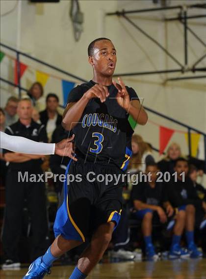 Thumbnail 2 in Newark Memorial vs. Burbank (Gridley Invitational) photogallery.