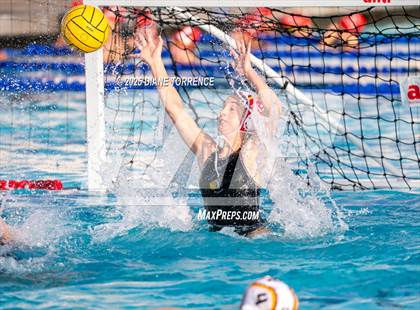 Thumbnail 3 in San Marcos vs Woodrow Wilson (Bill Barnett Holiday Cup) photogallery.