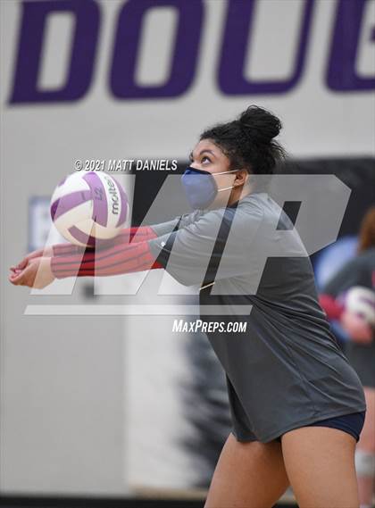 Thumbnail 1 in Chaparral @ Douglas County photogallery.