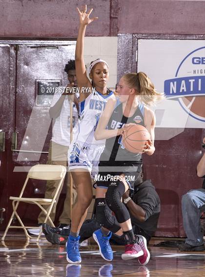 Thumbnail 2 in Hamilton Heights vs. Winter Haven (GEICO National Tournament Semifinal) photogallery.