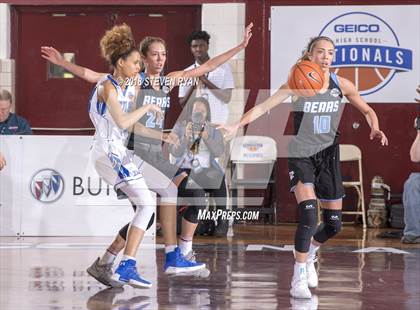 Thumbnail 2 in Hamilton Heights vs. Winter Haven (GEICO National Tournament Semifinal) photogallery.