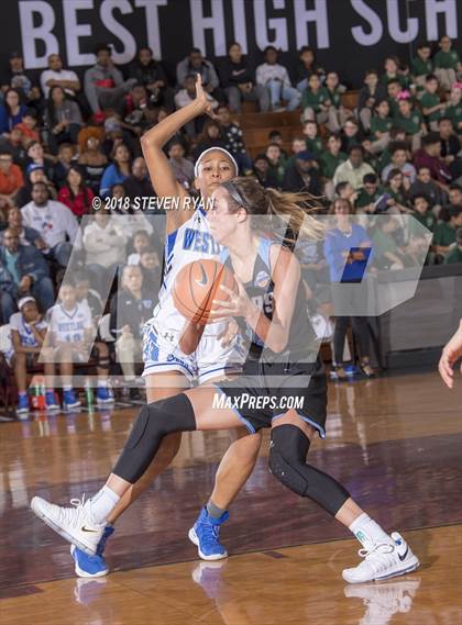 Thumbnail 1 in Hamilton Heights vs. Winter Haven (GEICO National Tournament Semifinal) photogallery.