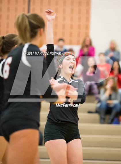 Thumbnail 1 in Romeo @ Rochester (MHSAA District Semifinal) photogallery.