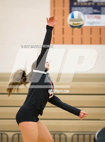 Thumbnail 3 in Romeo @ Rochester (MHSAA District Semifinal) photogallery.