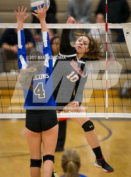Thumbnail 1 in Romeo @ Rochester (MHSAA District Semifinal) photogallery.