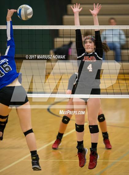 Thumbnail 3 in Romeo @ Rochester (MHSAA District Semifinal) photogallery.