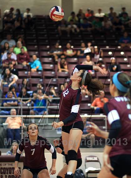 Thumbnail 3 in Floresville @ Uvalde photogallery.
