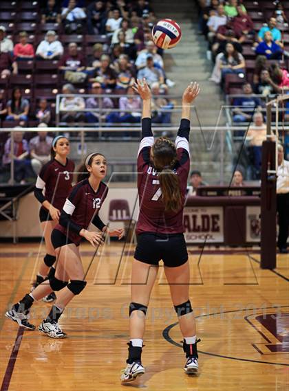 Thumbnail 3 in Floresville @ Uvalde photogallery.