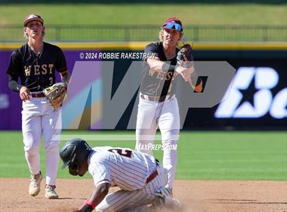 Thumbnail 3 in Lovejoy vs. Magnolia West (UIL 5A Baseball Semifinal) photogallery.