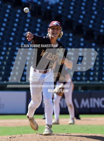 Thumbnail 1 in Lovejoy vs. Magnolia West (UIL 5A Baseball Semifinal) photogallery.