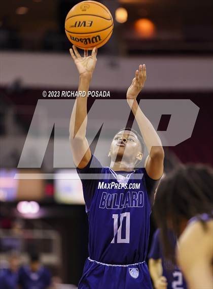 Thumbnail 2 in Bullard vs. Clovis North photogallery.