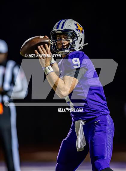 Thumbnail 2 in Washington @ St. Francis DeSales (OHSAA Div II Region 7 Semifinal) photogallery.