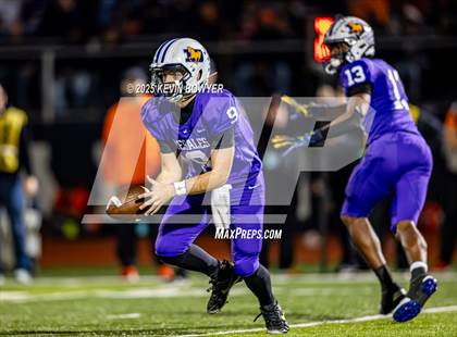 Thumbnail 3 in Washington @ St. Francis DeSales (OHSAA Div II Region 7 Semifinal) photogallery.