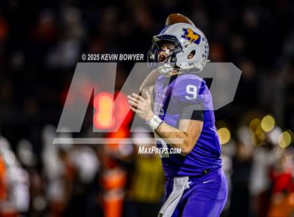 Thumbnail 2 in Washington @ St. Francis DeSales (OHSAA Div II Region 7 Semifinal) photogallery.