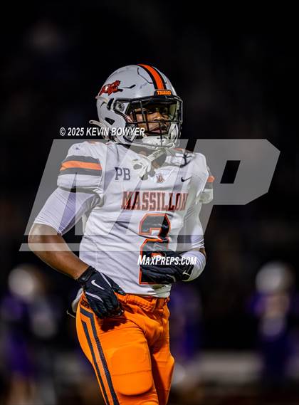 Thumbnail 2 in Washington @ St. Francis DeSales (OHSAA Div II Region 7 Semifinal) photogallery.