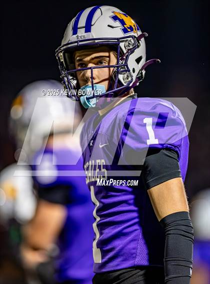 Thumbnail 1 in Washington @ St. Francis DeSales (OHSAA Div II Region 7 Semifinal) photogallery.