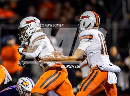 Thumbnail 3 in Washington @ St. Francis DeSales (OHSAA Div II Region 7 Semifinal) photogallery.