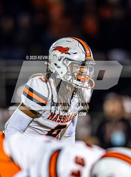Thumbnail 3 in Washington @ St. Francis DeSales (OHSAA Div II Region 7 Semifinal) photogallery.