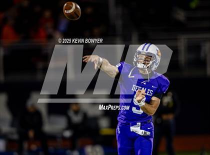 Thumbnail 2 in Washington @ St. Francis DeSales (OHSAA Div II Region 7 Semifinal) photogallery.