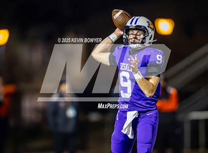 Thumbnail 3 in Washington @ St. Francis DeSales (OHSAA Div II Region 7 Semifinal) photogallery.