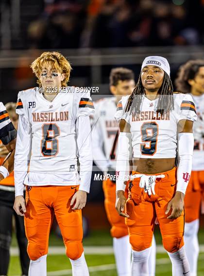 Thumbnail 3 in Washington @ St. Francis DeSales (OHSAA Div II Region 7 Semifinal) photogallery.