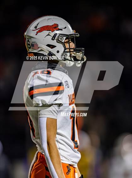 Thumbnail 2 in Washington @ St. Francis DeSales (OHSAA Div II Region 7 Semifinal) photogallery.