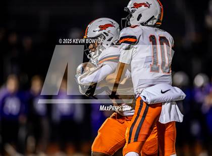 Thumbnail 3 in Washington @ St. Francis DeSales (OHSAA Div II Region 7 Semifinal) photogallery.